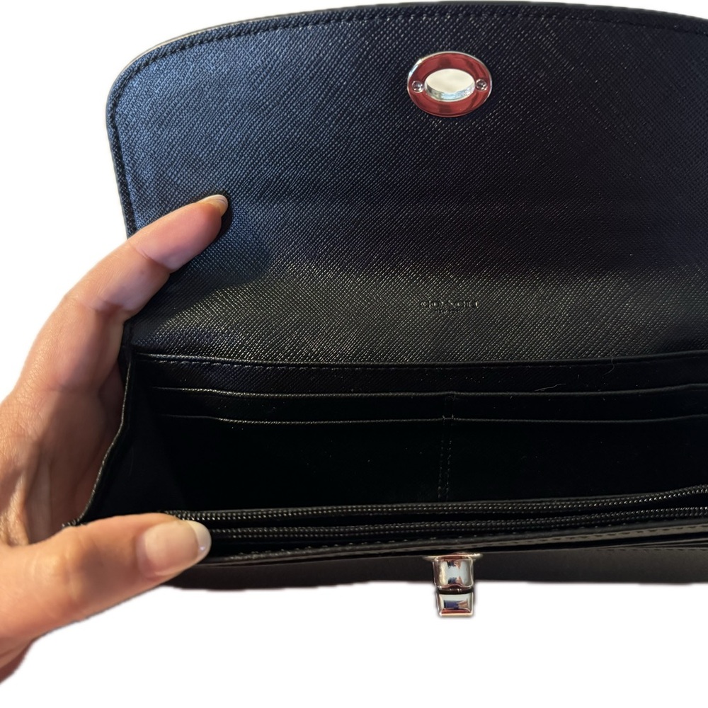 Black leather Coach wallet in excellent condition